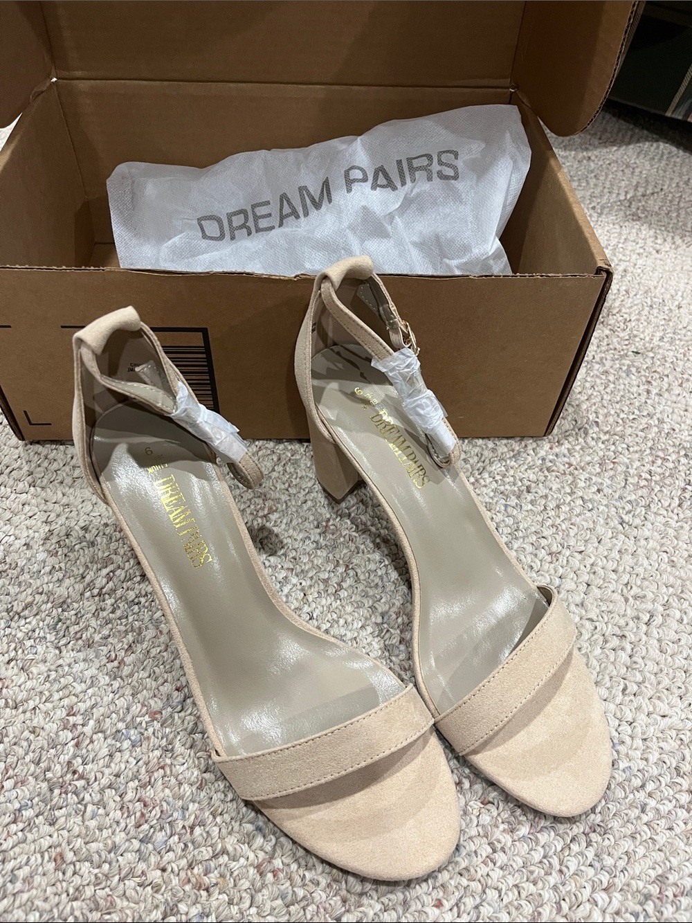 Dream Pairs Suede  Beige/Nude Beige Ankle-Strap Block Heels New!!! Size 9